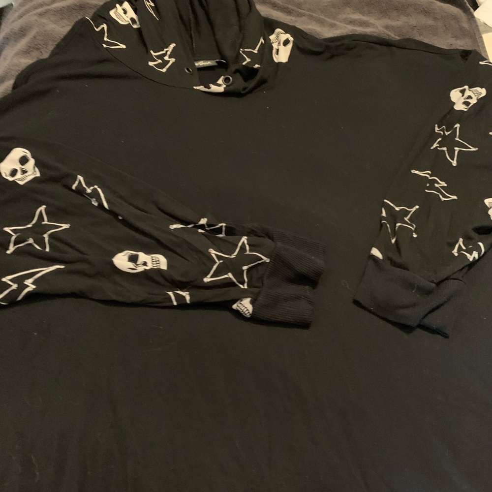 Stars and skulls